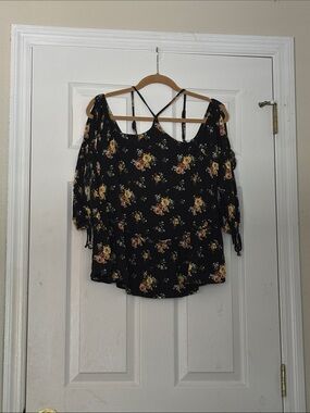 American Eagle Outfitters Black Floral Cold-Shoulder Tie Sleeve Top